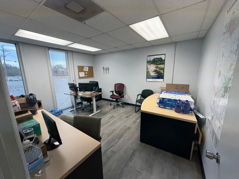 More Photos Of 10020 Rodney St, Pineville Warehouse For Lease