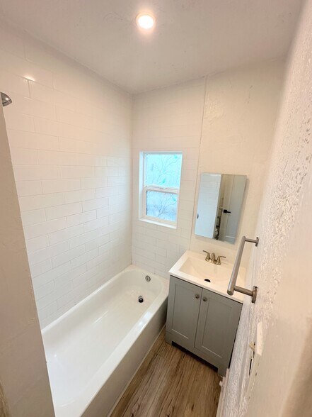 More Photos Of 901 N El Centro Ave, Los Angeles Apartments For Sale