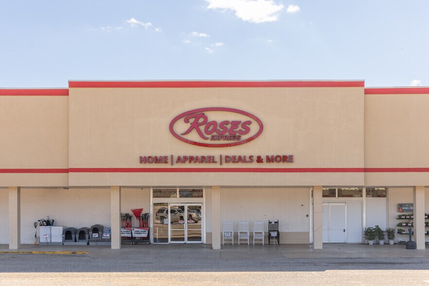 More Photos Of 11510 Columbia St, Blakely Storefront For Sale