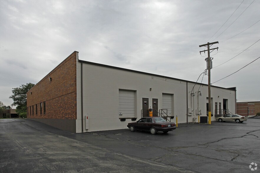 More Photos Of 16149-16161 Westwoods Business Park, Ellisville Research And Development For Sale