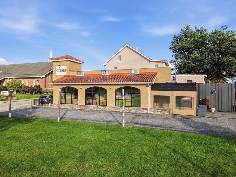 More Photos Of 424 N Main St, Souderton Restaurant For Sale