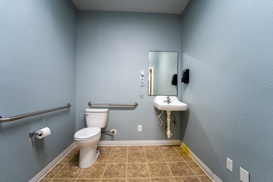 More Photos Of 1215 Plumas St, Yuba City Medical For Lease