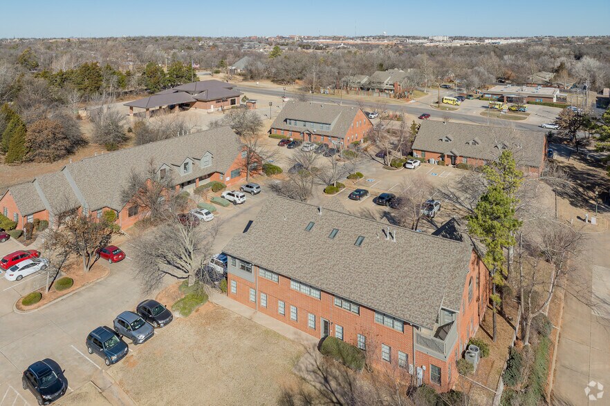 More Photos Of 1900 E 15th St, Edmond Office For Lease