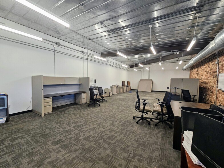 More Photos Of 2315 N Woodlawn Ave, Metairie Office For Sale