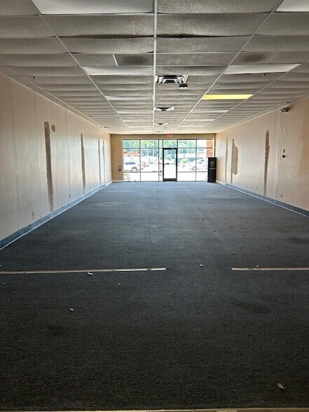 More Photos Of 790-824 Main St, Milford Unknown For Lease