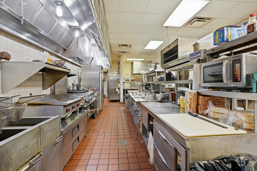 More Photos Of 3584 Parkway, Pigeon Forge Restaurant For Lease