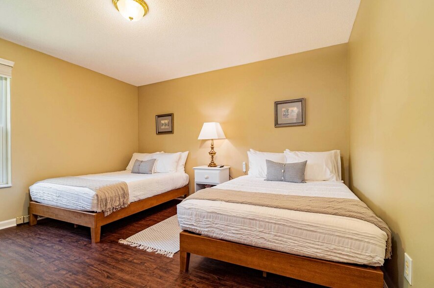 More Photos Of 84-86 Benson Rd, Travelers Rest Specialty For Sale