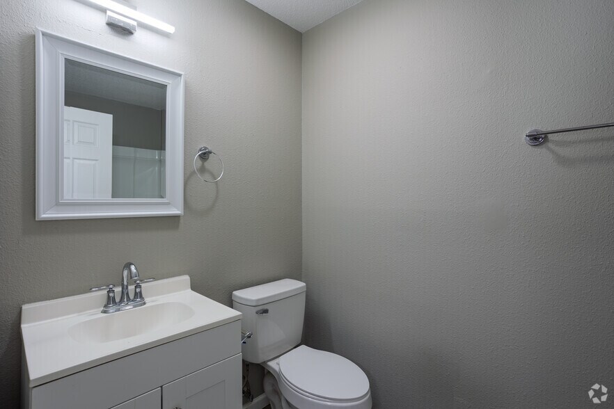 More Photos Of 4000 Archer Dr, East Moline Apartments For Sale