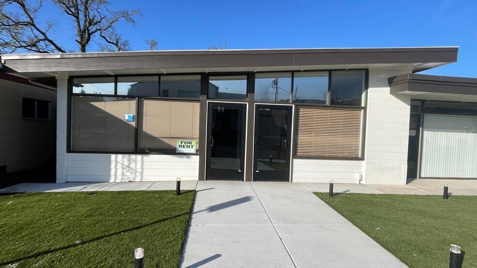 More Photos Of 508 E Whiteaker Ave, Cottage Grove Office For Lease