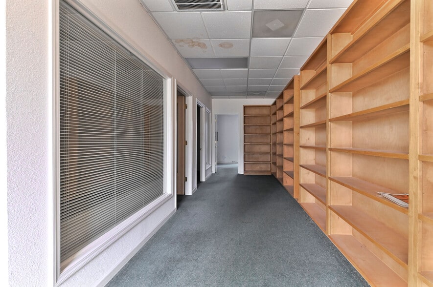 More Photos Of 1111 Dunbar Rd, Arnold Office For Sale