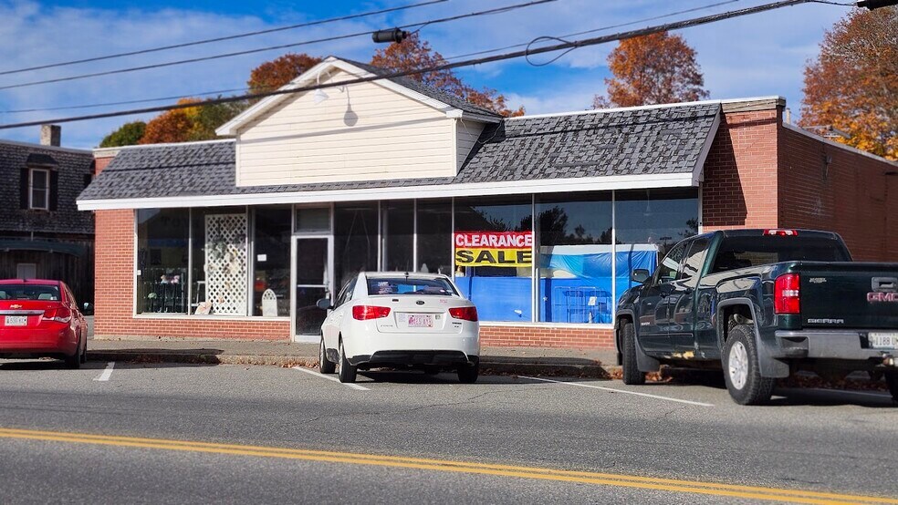 Primary Photo Of 59 Main St, East Millinocket General Retail For Sale