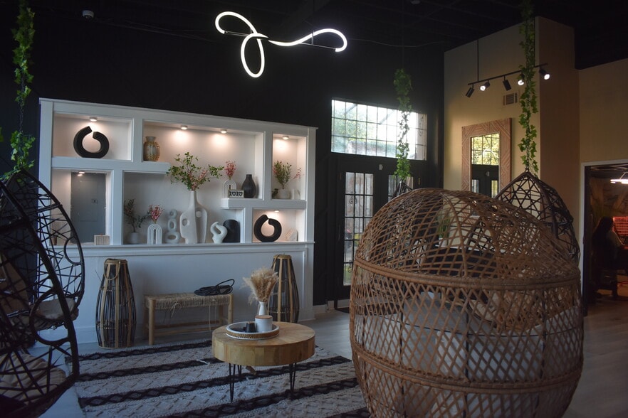 More Photos Of 275 SW Peters St, Atlanta Storefront For Sale