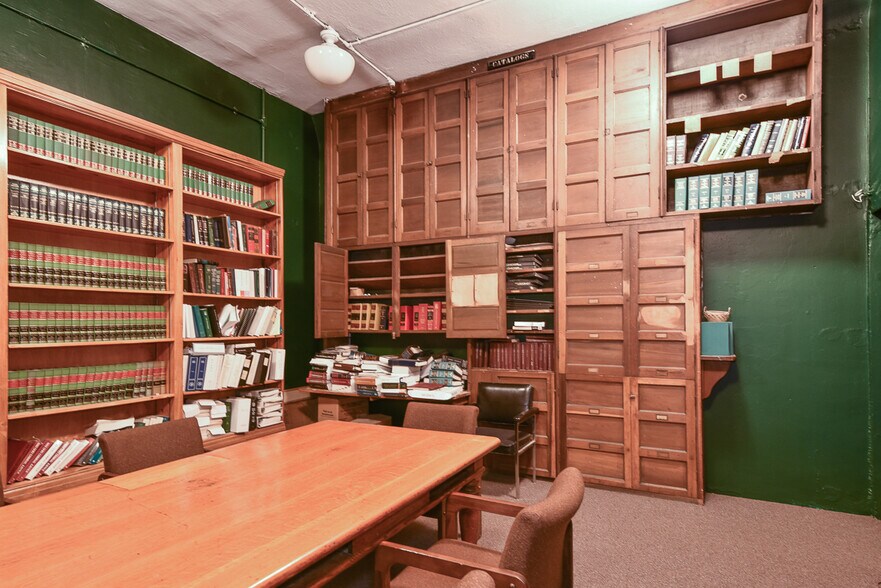 More Photos Of 4403 St Clair Ave, Cleveland Coworking Space