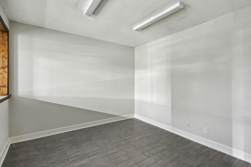 More Photos Of 3015-3025 Piedmont Rd NE, Atlanta Office For Sale