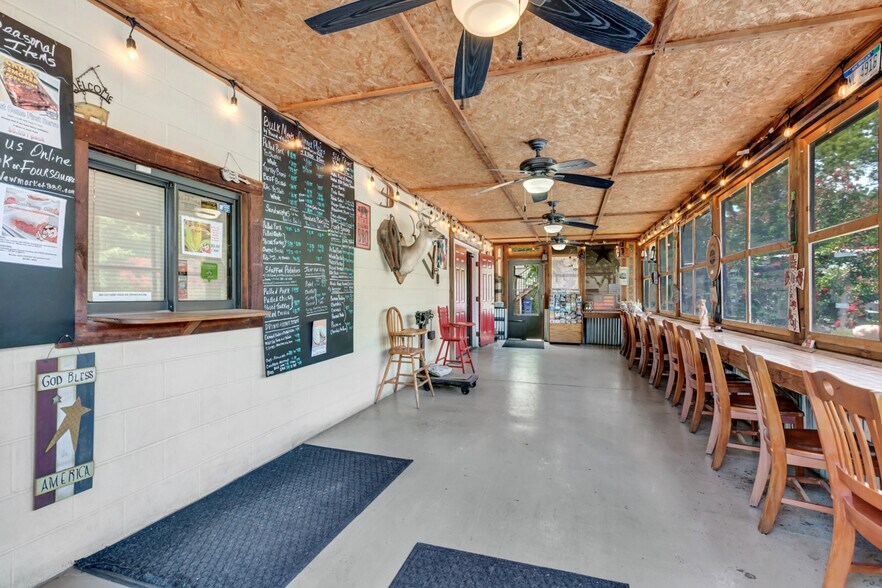 More Photos Of 5601 Winchester Rd, New Market Restaurant For Sale