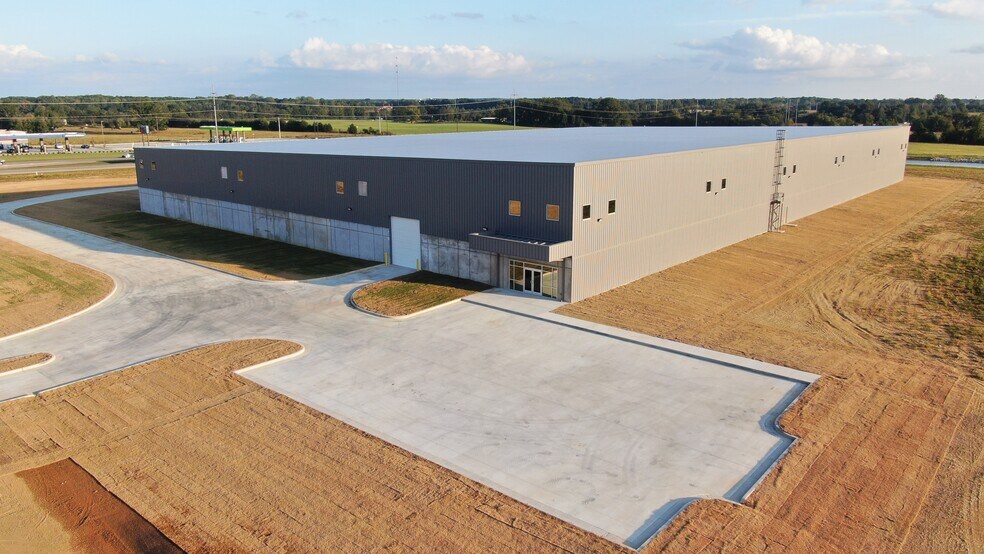 More Photos Of 17 Tab Way, Baldwyn Warehouse For Lease