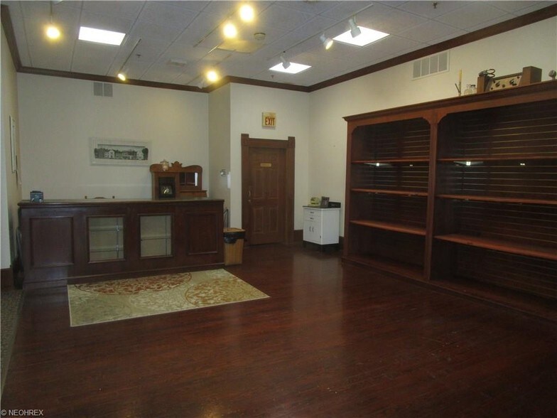 More Photos Of 701 Main St, Dresden Storefront For Lease