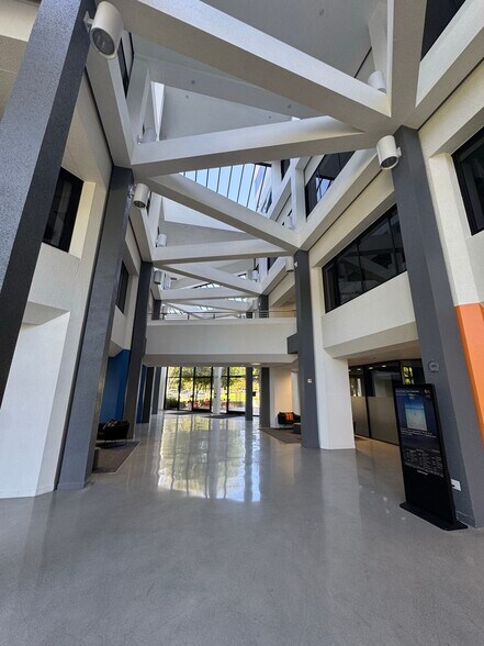 More Photos Of 2001 Gateway Pl, San Jose Office For Lease