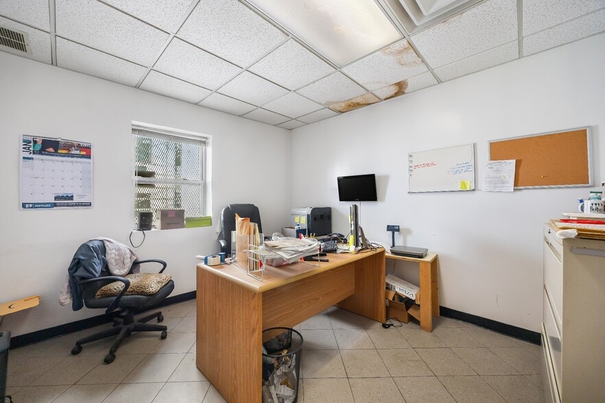 More Photos Of 3856 11th St, Long Island City Warehouse For Sale