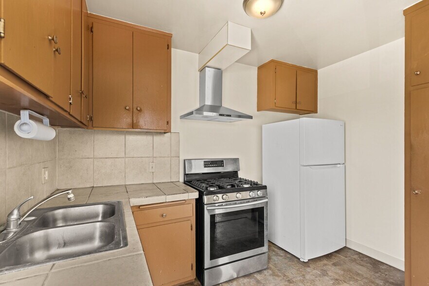 More Photos Of 3823 Wisconsin St, Los Angeles Apartments For Sale