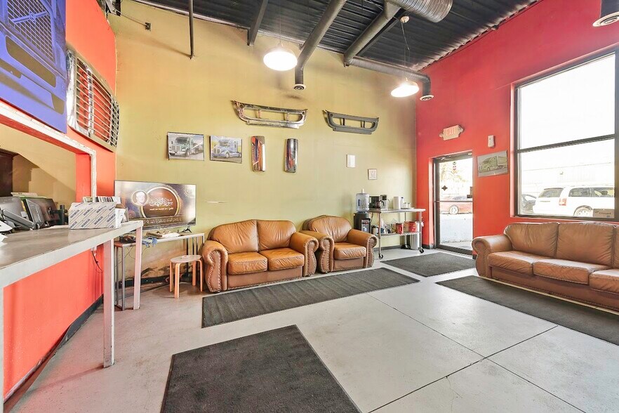 More Photos Of 12280 Burt Rd, Detroit Warehouse For Sale