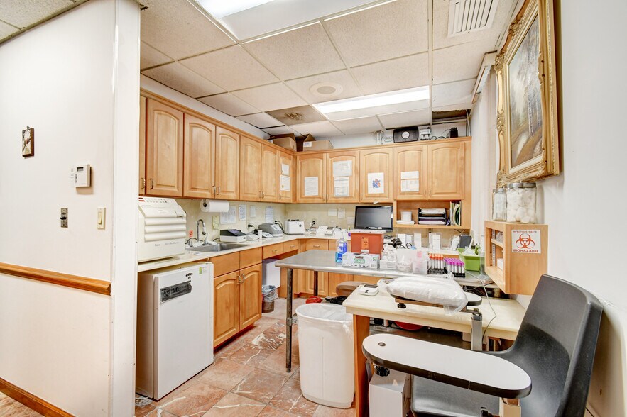 More Photos Of 2314 Seacrest Blvd, Boynton Beach Medical For Lease