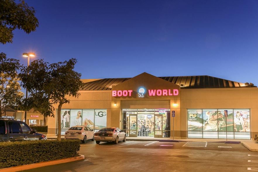 More Photos Of 610-680 Palomar St, Chula Vista Unknown For Lease