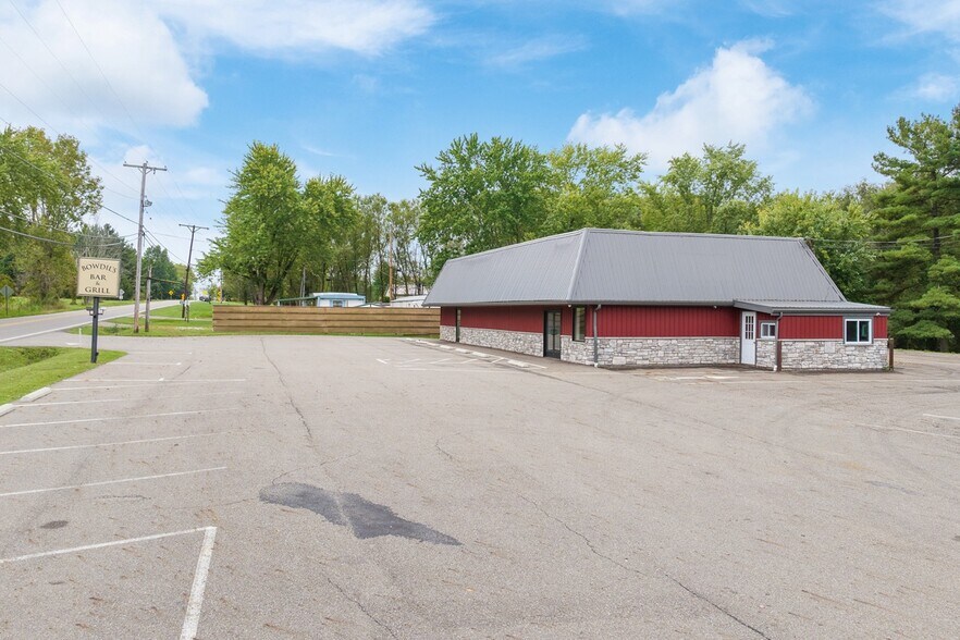 More Photos Of 4291 Manchester Ave NW, North Lawrence Office For Sale
