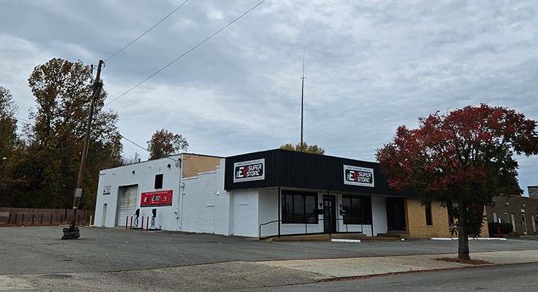 More Photos Of 2300 N Lombardy St, Richmond Flex For Lease