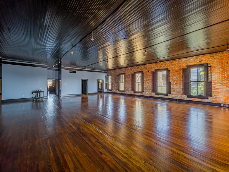 More Photos Of 105-111 W Central, Valdosta Storefront Retail Office For Sale