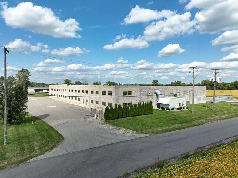 More Photos Of 15211 Laethem Dr, Armada Manufacturing For Sale