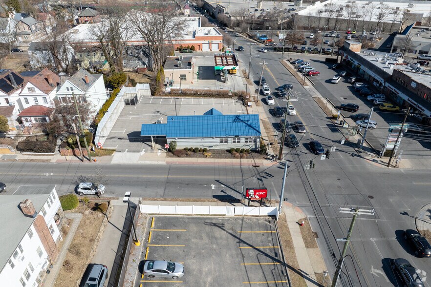 More Photos Of 403 E Sandford Blvd, Mount Vernon Bank For Lease