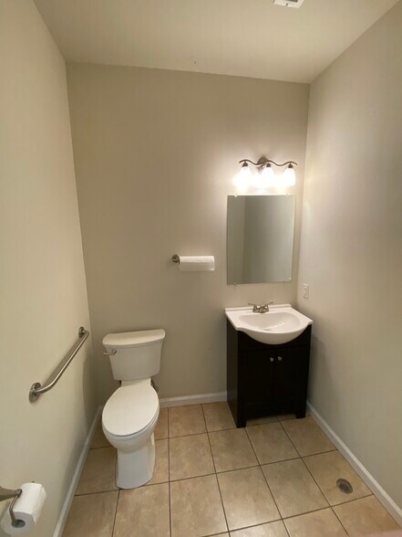 More Photos Of 144 Lincoln Place Ct, Belleville Medical For Sale