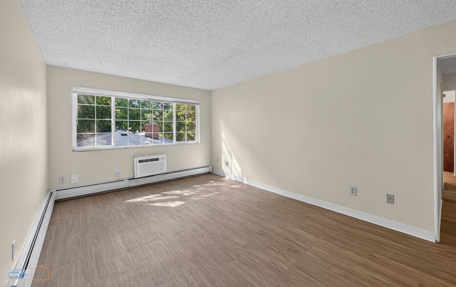 More Photos Of 1937 Warren Ave, Longmont Apartments For Sale