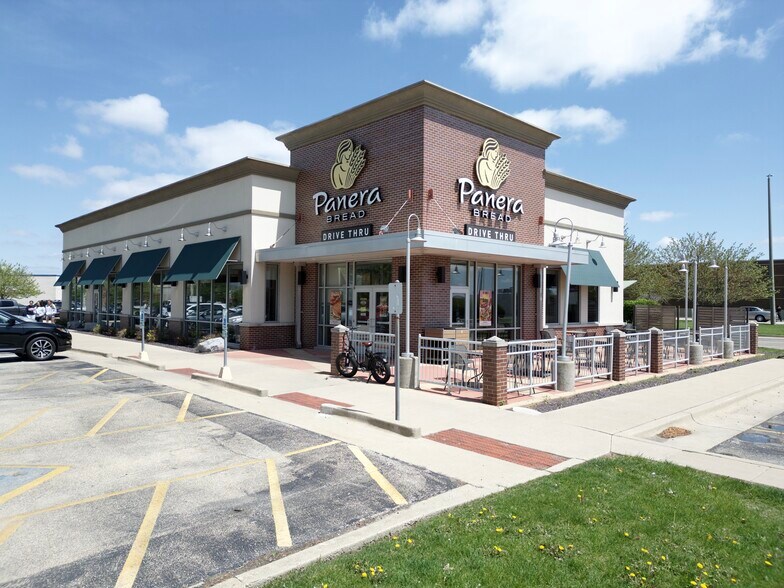 More Photos Of 1903 Convenience Pl, Champaign General Retail For Sale
