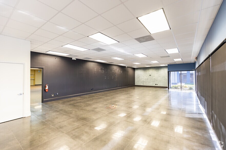 More Photos Of 5101 NW 21st Ave, Fort Lauderdale Light Distribution For Lease