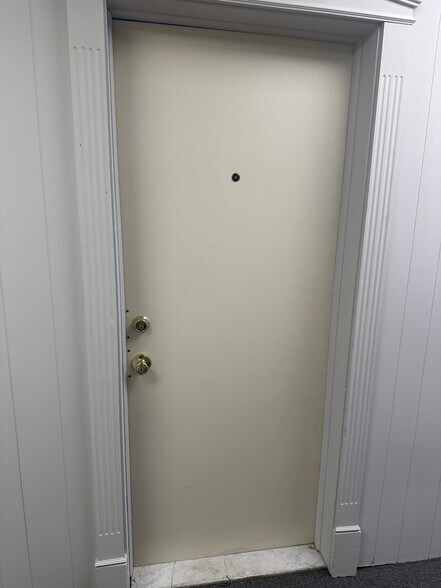 More Photos Of 22-26 W Main St, Patchogue Storefront Retail Office For Lease