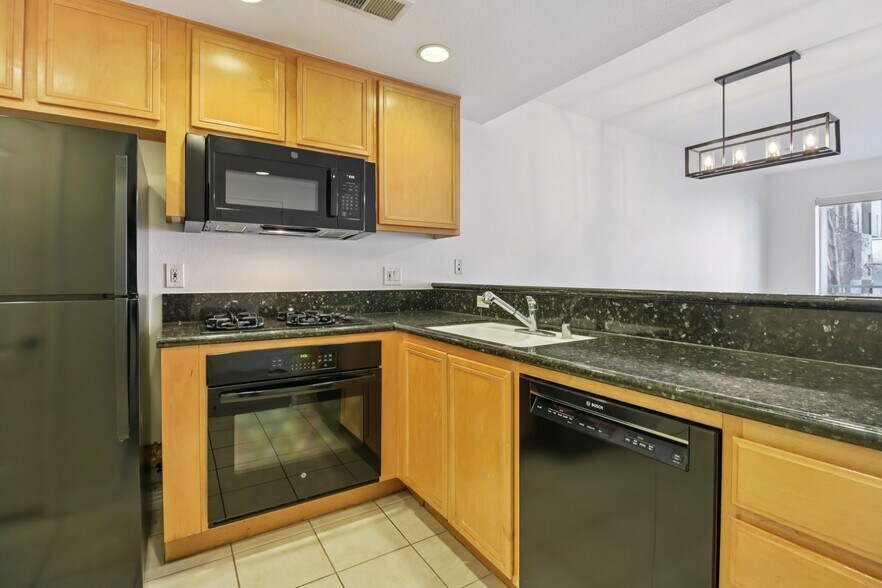 More Photos Of 1501 India St, San Diego Apartments For Sale