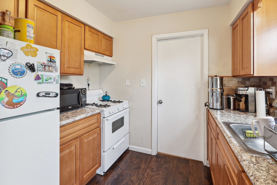 More Photos Of 147 Chestnut St, Roselle Park Storefront Retail Residential For Sale