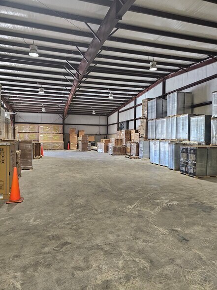 More Photos Of 2719 E Elms Rd, Killeen Warehouse For Lease