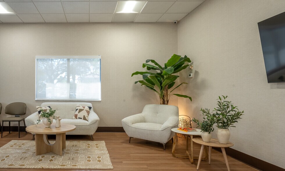 More Photos Of 3795 Boynton Beach Blvd, Boynton Beach Medical For Lease