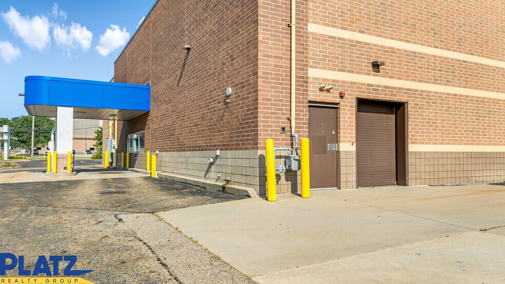 More Photos Of 2229 E State St, Salem Drugstore For Sale