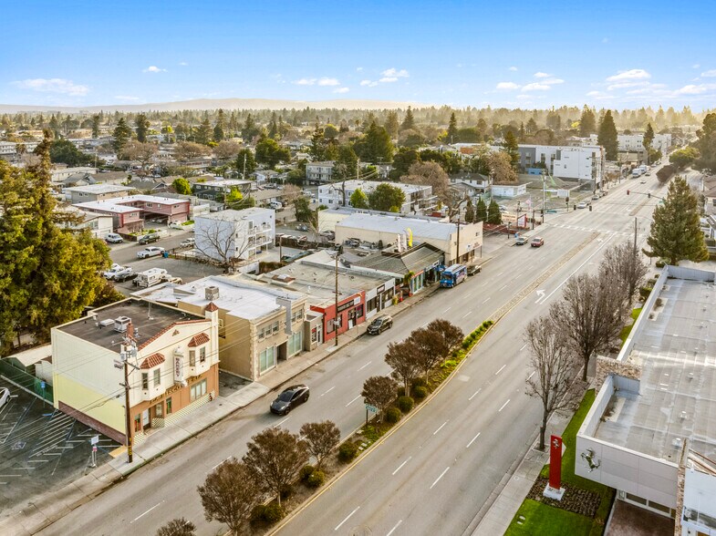 More Photos Of 2751 El Camino Real, Redwood City Storefront Retail Residential For Sale