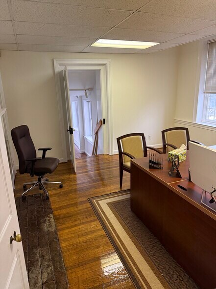 More Photos Of 15 Ashley Pl, Wilmington Office For Lease