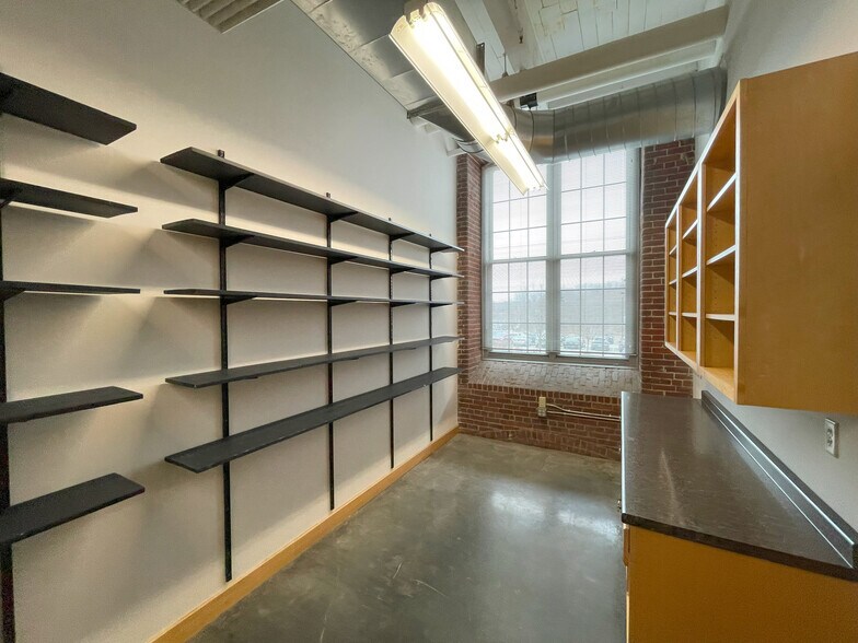 More Photos Of 10 Water St, Waterville Apartments For Lease