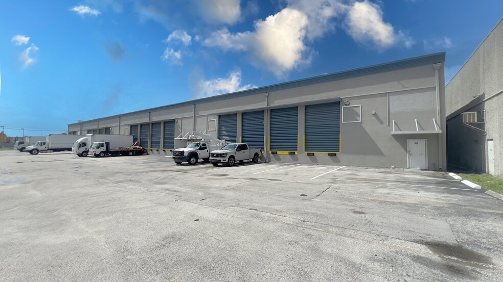 More Photos Of 10049 NW 89th Ave, Medley Warehouse For Lease