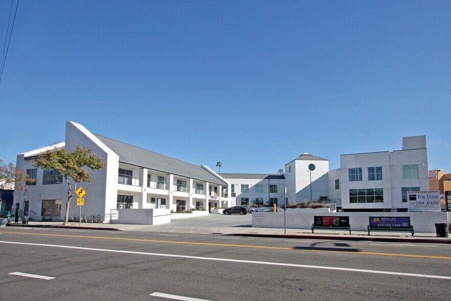 More Photos Of 3272 Motor Ave, Los Angeles Unknown For Lease