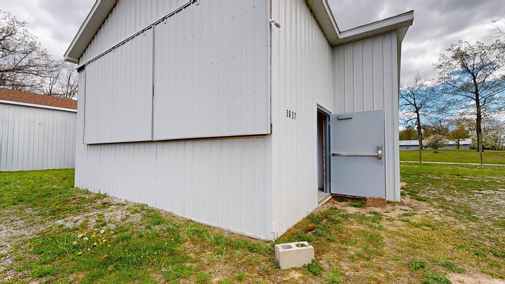 More Photos Of 3837 Sage Lake Rd, Lupton Self Storage For Sale