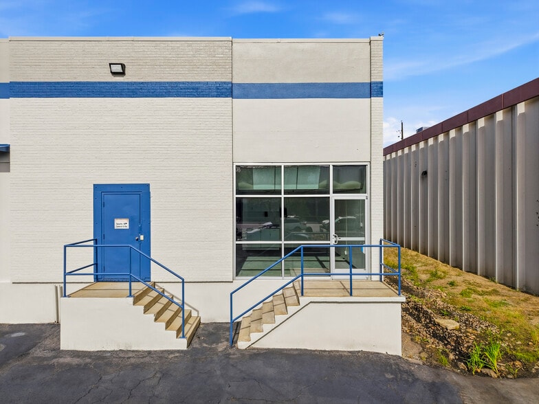 More Photos Of 4555-4585 Kingston St, Denver Warehouse For Lease