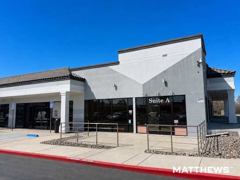 Primary Photo Of 1386 E Foothill Blvd, Upland Restaurant For Lease